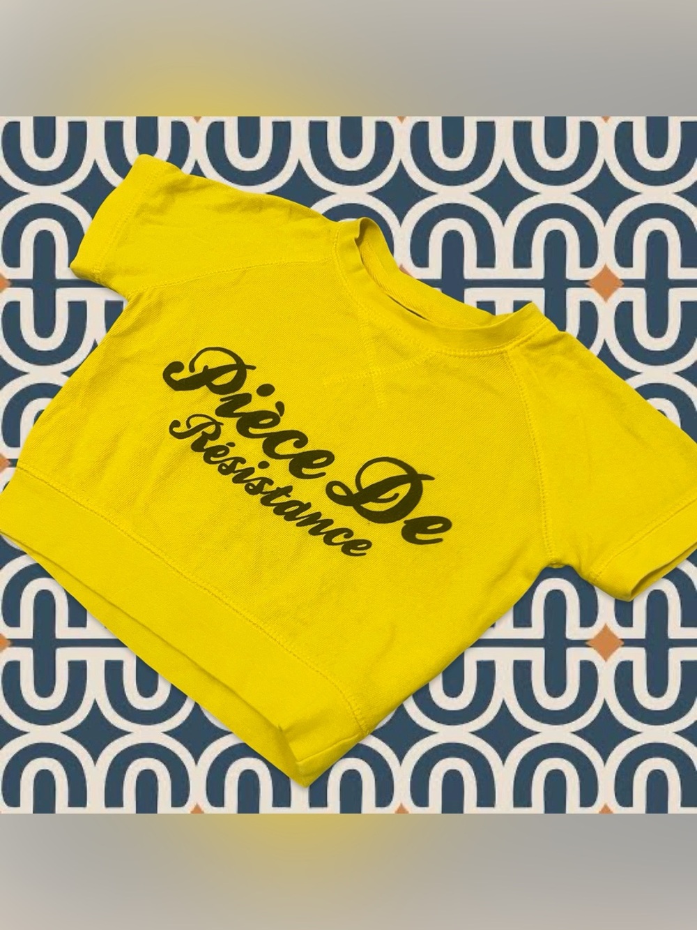Shampoodle Top
Great condition
80 (12-18) Fits like 3 years
Yellow
